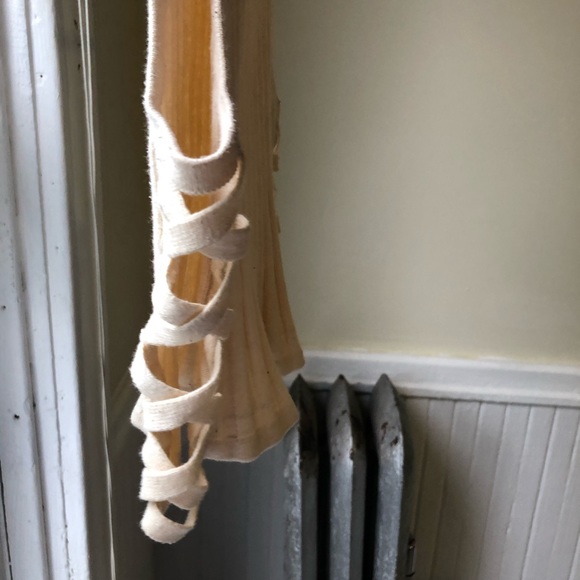 *SOLD* Knitted Ribbed Cream Cropped Tank Top - Picture 3 of 4